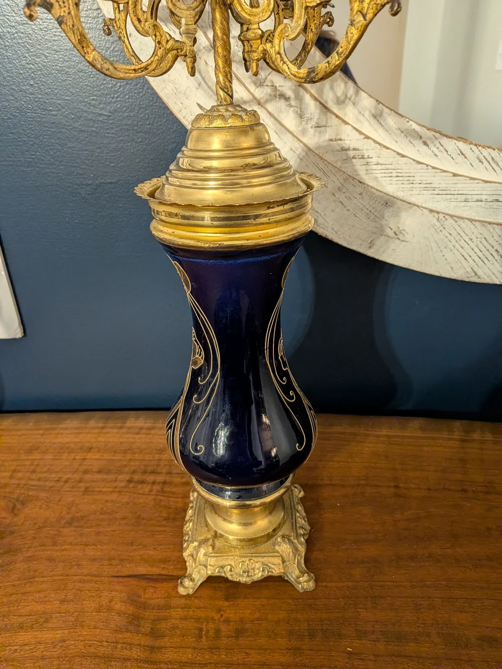 Antique Vintage Mantle Clock/Candleabra  Set

~ French - Circa 1900 ~ - Picture 11 of 15